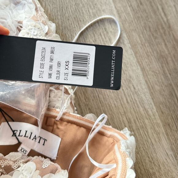 elliatt vonni white 3d floral mesh lace beaded mini bridal dress size XXS NEW - Picture 9 of 10